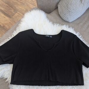 Boohoo Black Cropped V-Notch Short Sleeve Top